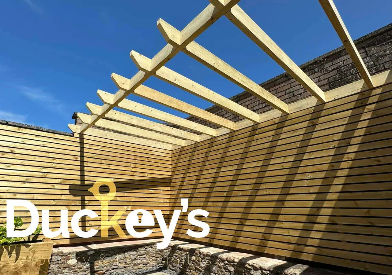 Venetian Hit & Miss Slatted Fence Cladding 22mm x 75mm - Image 7